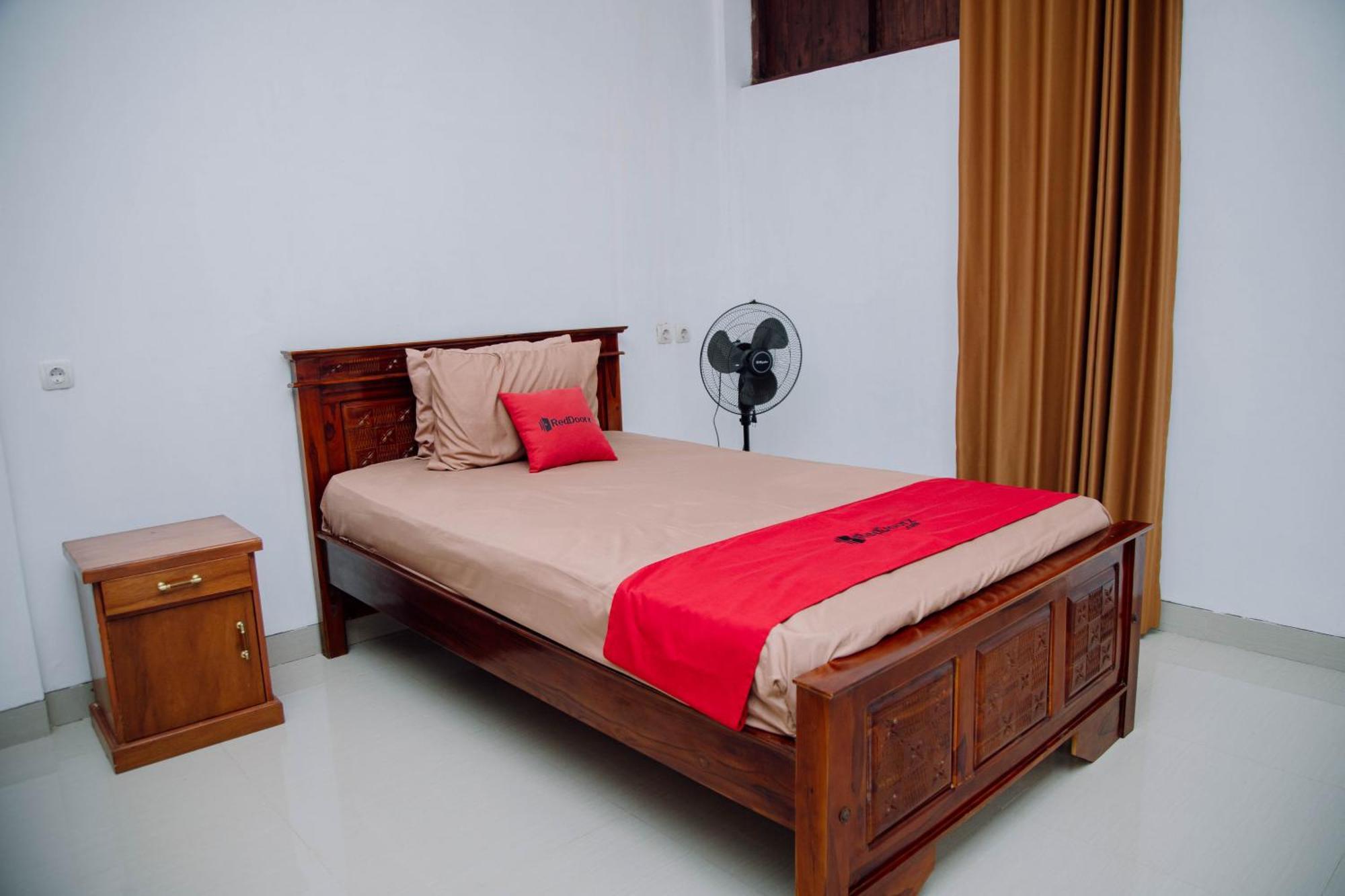 Reddoorz At Villa Bukit Senyum Lombok Kuripan  Экстерьер фото