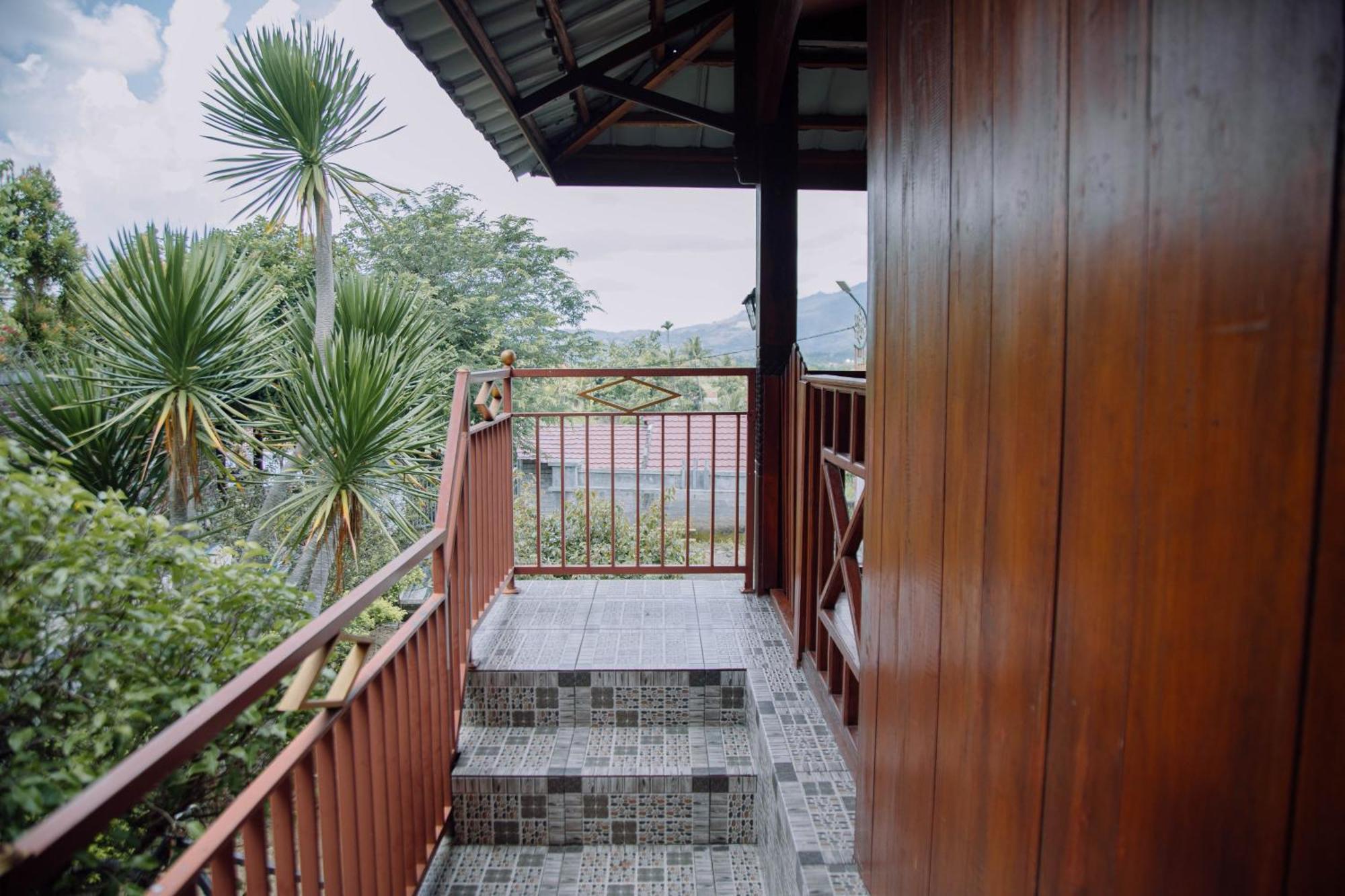 Reddoorz At Villa Bukit Senyum Lombok Kuripan  Экстерьер фото