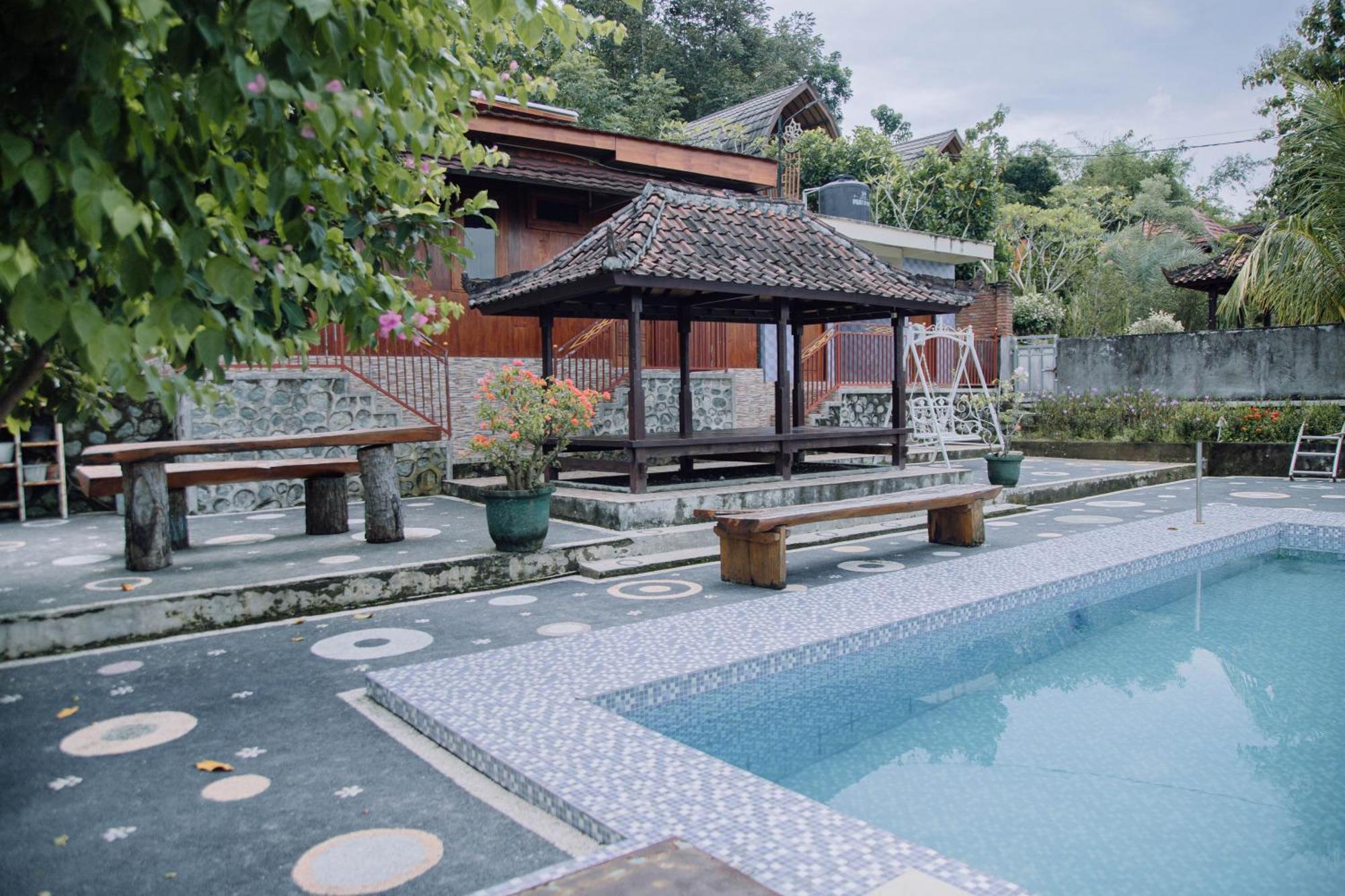 Reddoorz At Villa Bukit Senyum Lombok Kuripan  Экстерьер фото