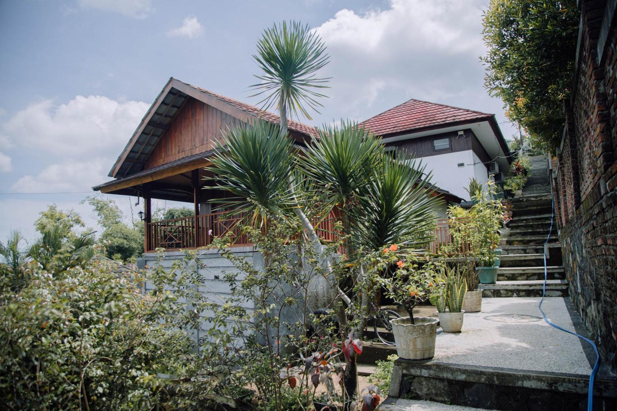 Reddoorz At Villa Bukit Senyum Lombok Kuripan  Экстерьер фото